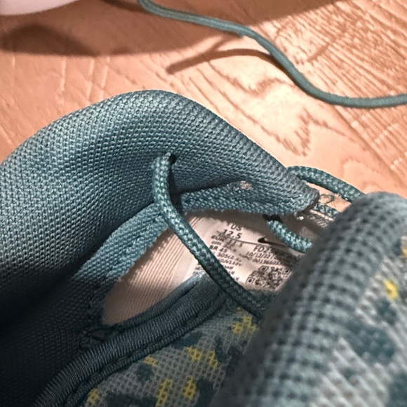 Nike Men's Roshe 2 G Spikeless Golf Shoes - Picture 4 of 6